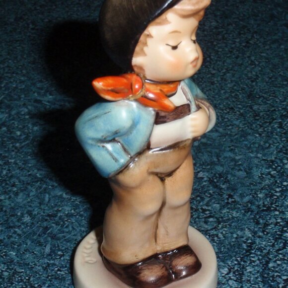 "Lucky Fellow" Goebel Hummel Figurine #560 TMK7 - ADORABLE CHRISTMAS GIFT! - Picture 7 of 9